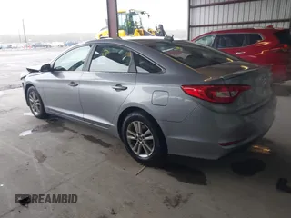 2016 Hyundai Sonata SE with VIN 5NPE24AF0GH375684, listed as a IAAI auction lot 42008639 with 172,199 mi miles and . Bid and sale history available at carsss.com. Image 3.