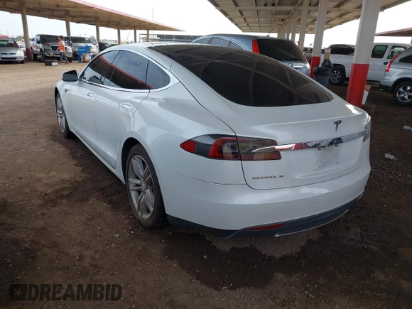 2013 Tesla Model S с VIN 5YJSA1CG8DFP22036, выставлен на аукционе IAAI как лот 41886249 с пробегом 125 477 миль миль и . История ставок и продаж доступна на DreamBid. Изображение 3.