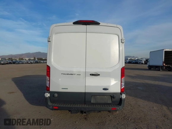 2018 Ford Transit с VIN 1FTBW2CG8JKB14734, выставлен на аукционе IAAI как лот 41320272 с пробегом 117 535 миль миль и . История ставок и продаж доступна на DreamBid. Изображение 16.