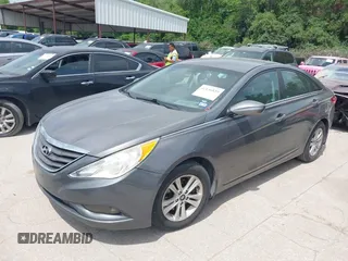 2013 Hyundai Sonata GLS with VIN 5NPEB4AC4DH628829, listed as a IAAI auction lot 42136839 with 121,381 mi miles and . Bid and sale history available at carsss.com. Image 2.