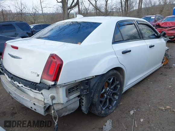 2015 Chrysler 300 with VIN 2C3CCAGG5FH808771, listed as a IAAI auction lot 41156907 with 133,000 mi miles. Bid and sale history available at carsss.com. Image 4.