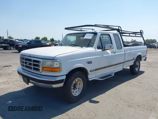 1995 Ford F-250 z VIN 1FTHX25H2SKC12673, wystawiony jako IAAI lot #42381220 z przebiegiem Nie podano mil oraz . Historia ofert i sprzedaży dostępna na DreamBid. Obrazek 2.