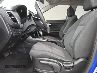 2023 Kia Seltos LX z VIN KNDEPCAA4P7462072, wystawiony jako Copart lot #46909565 z przebiegiem 54 268 mil mil oraz Tytuł czysty. Historia ofert i sprzedaży dostępna na DreamBid. Obrazek 7.