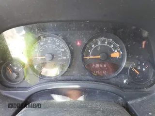 2016 Jeep Patriot High Altitude z VIN 1C4NJRFBXGD580912, wystawiony jako IAAI lot #42276322 z przebiegiem 119 412 mil mil oraz . Historia ofert i sprzedaży dostępna na DreamBid. Obrazek 7.
