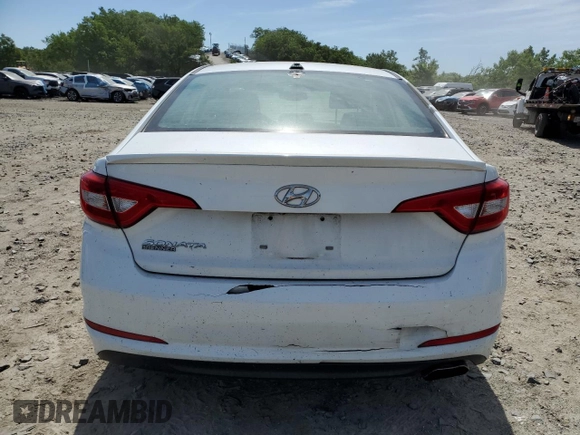 2016 Hyundai Sonata SE z VIN 5NPE24AF1GH385558, wystawiony jako Copart lot #57356665 z przebiegiem 98 991 mil mil oraz Czysty tytuł • Clean title. Historia ofert i sprzedaży dostępna na DreamBid. Obrazek 6.