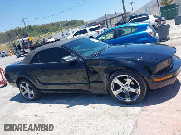 2005 Ford Mustang Deluxe with VIN 1ZVHT84N655208101, listed as a IAAI auction lot 42546747 with 68,918 mi miles and . Bid and sale history available at DreamBid. Image 13.
