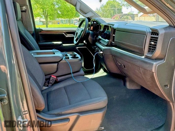 2025 Chevrolet Silverado 1500 LT z VIN 1GCUKDED8SZ171415, wystawiony jako Copart lot #61592605 z przebiegiem 1 866 mil mil oraz Czysty tytuł • Clean title. Historia ofert i sprzedaży dostępna na DreamBid. Obrazek 5.