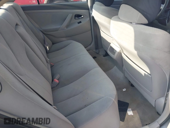 2007 Toyota Camry CE z VIN 4T1BE46K97U057970, wystawiony jako IAAI lot #42183422 z przebiegiem 145 791 mil mil oraz . Historia ofert i sprzedaży dostępna na DreamBid. Obrazek 8.