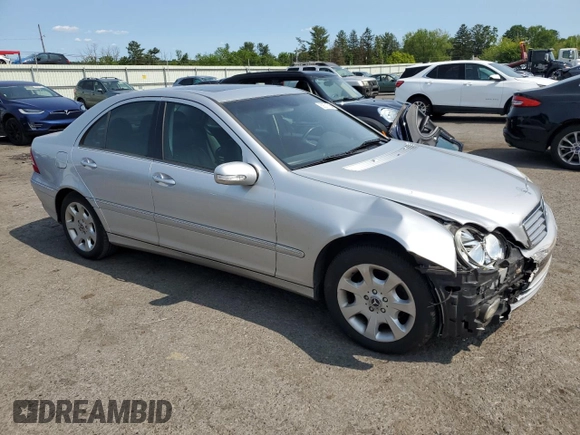 2005 Mercedes-Benz C 240 z VIN WDBRF81J75F604725, wystawiony jako Copart lot #59371735 z przebiegiem 120 834 mil mil oraz Szkoda całkowita • Salvage title. Historia ofert i sprzedaży dostępna na DreamBid. Obrazek 4.