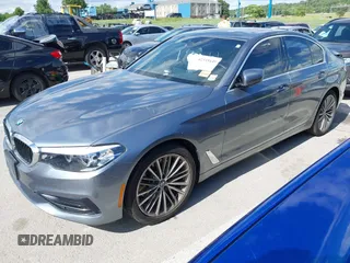 2019 BMW 5 Series 530i xDrive z VIN WBAJA7C51KWW12626, wystawiony jako IAAI lot #42335449 z przebiegiem 71 798 mil mil oraz . Historia ofert i sprzedaży dostępna na DreamBid. Obrazek 19.