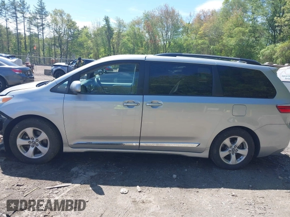 2019 Toyota Sienna LE Auto Access Seat with VIN 5TDKZ3DC9KS990764, listed as a IAAI auction lot 42219964 with 53,623 mi miles and . Bid and sale history available at DreamBid. Image 14.