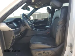 2021 Jeep Grand Cherokee Altitude z VIN 1C4RJKAG0M8209063, wystawiony jako Copart lot #53648345 z przebiegiem 56 734 mil mil oraz Czysty tytuł • Clean title. Historia ofert i sprzedaży dostępna na DreamBid. Obrazek 7.