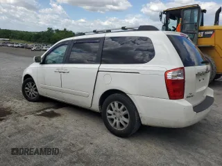 2006 Kia Sedona LX with VIN KNDMB233366052094, listed as a Copart auction lot 58241074 with 181,295 mi miles and Salvage Title. Bid and sale history available at carsss.com. Image 2.