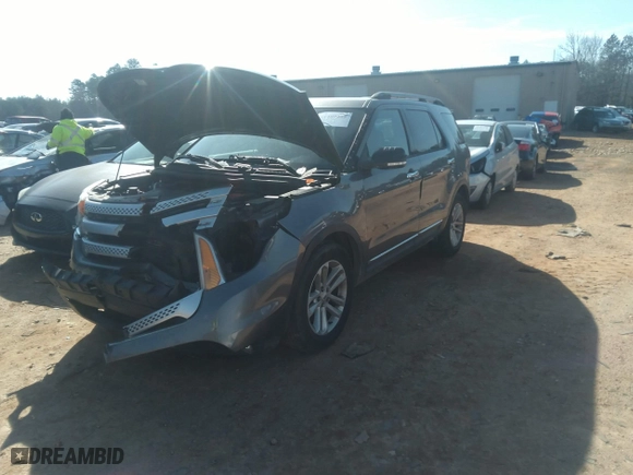 2013 Ford Explorer XLT with VIN 1FM5K7D94DGC18811, listed as a IAAI auction lot 41489565 with 226,756 mi miles. Bid and sale history available at carsss.com. Image 17.