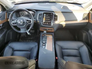 2021 Volvo XC90 Momentum with VIN YV4A221K3M1675588, listed as a Copart auction lot 47232725 with 39,787 mi miles and Clean Title. Bid and sale history available at carsss.com. Image 8.