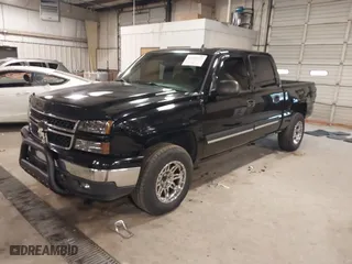 2006 Chevrolet Silverado 1500 LT1 with VIN 2GCEC13T461190598, listed as a IAAI auction lot 41521172 with 223,110 mi miles. Bid and sale history available at carsss.com. Image 17.