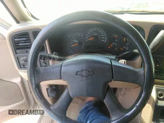 2004 Chevrolet Tahoe LT with VIN 1GNEC13ZX4R203631, listed as a IAAI auction lot 42797033 with Not provided miles and . Bid and sale history available at DreamBid. Image 6.