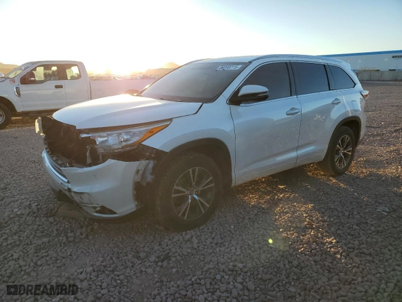 2016 Toyota Highlander XLE with VIN 5TDKKRFH6GS147225, listed as a Copart auction lot 89208775 with 96,836 mi miles and Salvage Title. Bid and sale history available at carsss.com. Image 1.