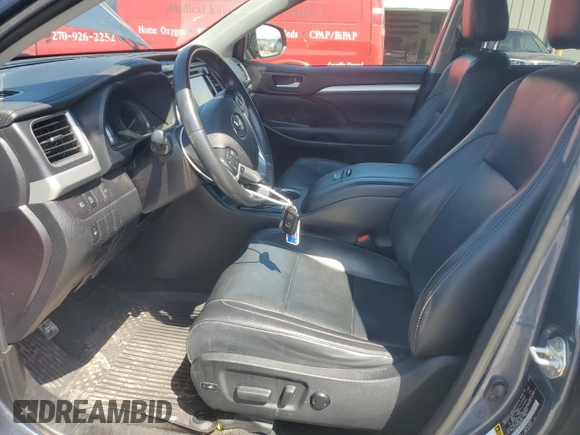 2019 Toyota Highlander SE z VIN 5TDJZRFH1KS991950, wystawiony jako Copart lot #51900875 z przebiegiem 110 804 mil mil oraz Szkoda całkowita • Salvage title. Historia ofert i sprzedaży dostępna na DreamBid. Obrazek 7.