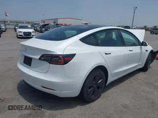2023 Tesla Model 3 z VIN 5YJ3E1EA3PF604076, wystawiony jako IAAI lot #42181964 z przebiegiem 23 207 mil mil oraz . Historia ofert i sprzedaży dostępna na DreamBid. Obrazek 4.