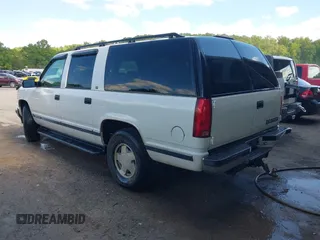 1997 Chevrolet Suburban with VIN 3GNFK16R2VG141730, listed as a IAAI auction lot 42208327 with 158,448 mi miles and . Bid and sale history available at DreamBid. Image 3.