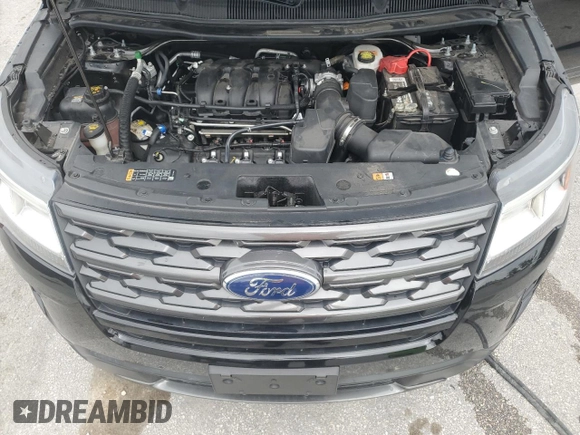 2018 Ford Explorer XLT z VIN 1FM5K7D89JGC52102, wystawiony jako Copart lot #62730855 z przebiegiem 49 949 mil mil oraz Czysty tytuł • Clean title. Historia ofert i sprzedaży dostępna na DreamBid. Obrazek 12.