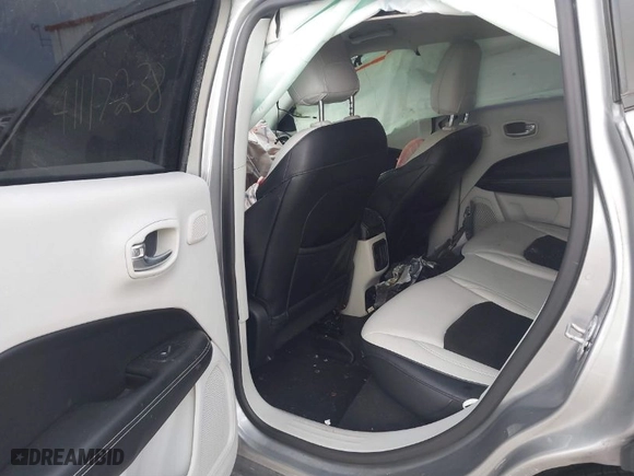 2018 Jeep Compass Latitude with VIN 3C4NJCBB5JT102434, listed as a IAAI auction lot 41117238 with 73,818 mi miles. Bid and sale history available at carsss.com. Image 8.