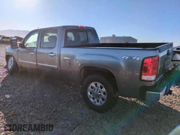2012 GMC Sierra 3500HD SLT z VIN 1GT423E88CF211377, wystawiony jako Copart lot #50459685 z przebiegiem 185 197 mil mil oraz Szkoda całkowita • Salvage title. Historia ofert i sprzedaży dostępna na DreamBid. Obrazek 2.