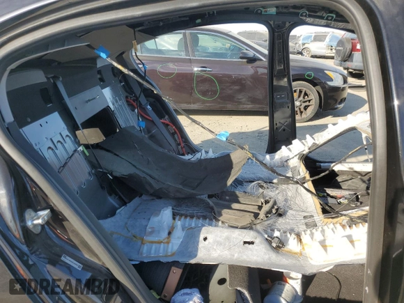 2014 Chevrolet SS z VIN 6G3F15RW0EL926550, wystawiony jako Copart lot #88694075 z przebiegiem Nie podano mil oraz Szkoda całkowita • Salvage title. Historia ofert i sprzedaży dostępna na DreamBid. Obrazek 10.