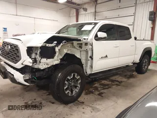 2021 Toyota Tacoma 4WD SR5 with VIN 3TMDZ5BN6MM113743, listed as a IAAI auction lot 41413775 with 24,735 mi miles. Bid and sale history available at carsss.com. Image 22.