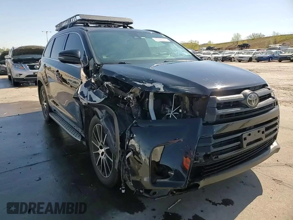 2018 Toyota Highlander SE with VIN 5TDKZRFH3JS540733, listed as a Copart auction lot 55099315 with 80,067 mi miles and Salvage title. Bid and sale history available at DreamBid. Image 15.