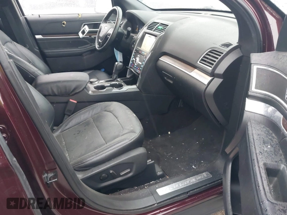 2019 Ford Explorer Limited with VIN 1FM5K8F88KGA05495, listed as a IAAI auction lot 39376371 with 60,451 mi miles. Bid and sale history available at carsss.com. Image 5.