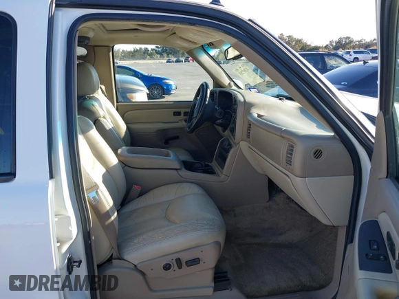 2003 Chevrolet Suburban LS with VIN 3GNFK16Z83G174955, listed as a IAAI auction lot 41389203 with 280,261 mi miles and . Bid and sale history available at DreamBid. Image 5.