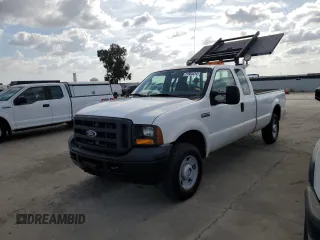 2006 Ford Super Duty F-250 XL with VIN 1FTSX21586EA29669, listed as a Copart auction lot 71964414 with 298,897 mi miles and Clean Title. Bid and sale history available at carsss.com. Image 1.