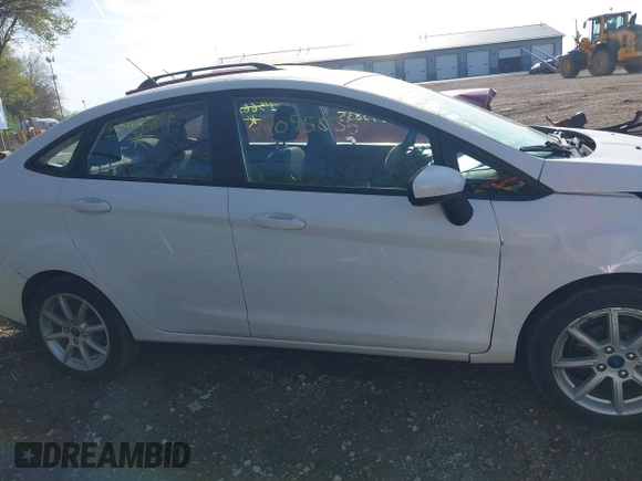 2019 Ford Fiesta SE z VIN 3FADP4BJ9KM136689, wystawiony jako IAAI lot #42095835 z przebiegiem 80 856 mil mil oraz . Historia ofert i sprzedaży dostępna na DreamBid. Obrazek 12.