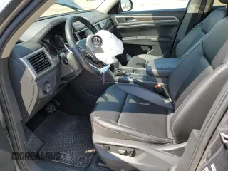 2018 Volkswagen Atlas SE z VIN 1V2DR2CA5JC551952, wystawiony jako Copart lot #53722495 z przebiegiem 128 721 mil mil oraz Szkoda całkowita • Salvage title. Historia ofert i sprzedaży dostępna na DreamBid. Obrazek 7.