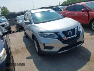 2017 Nissan Rogue SL z VIN 5N1AT2MV3HC895860, wystawiony jako IAAI lot #42393880 z przebiegiem 109 173 mil mil oraz . Historia ofert i sprzedaży dostępna na DreamBid. Obrazek 1.