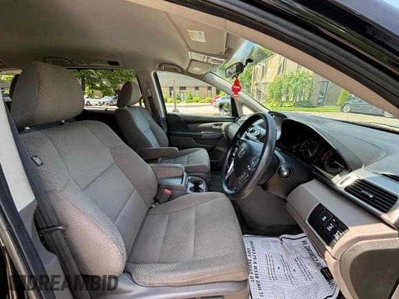 2015 Honda Odyssey EX z VIN 5FNRL5H41FB126137, wystawiony jako Copart lot #61684655 z przebiegiem 54 551 mil mil oraz Czysty tytuł • Clean title. Historia ofert i sprzedaży dostępna na DreamBid. Obrazek 5.