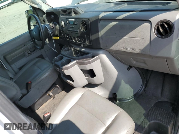 2009 Ford Econoline Cargo z VIN 1FTNS24W09DA17459, wystawiony jako Copart lot #56044445 z przebiegiem 177 697 mil mil oraz Tytuł czysty. Historia ofert i sprzedaży dostępna na DreamBid. Obrazek 8.