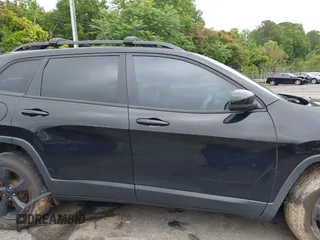 2017 Jeep Cherokee High Altitude z VIN 1C4PJMDS2HW569245, wystawiony jako IAAI lot #42365849 z przebiegiem 96 467 mil mil oraz . Historia ofert i sprzedaży dostępna na DreamBid. Obrazek 13.