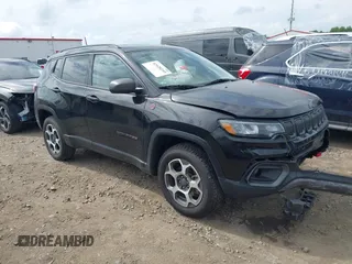 2022 Jeep Compass Trailhawk with VIN 3C4NJDDB8NT114134, listed as a IAAI auction lot 42428245 with 34,589 mi miles and . Bid and sale history available at DreamBid. Image 1.