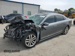 2017 Volkswagen Passat SEL Premium z VIN 1VWCT7A31HC036552, wystawiony jako Copart lot #57137115 z przebiegiem 165 043 mil mil oraz Szkoda całkowita • Salvage title. Historia ofert i sprzedaży dostępna na DreamBid. Obrazek 1.