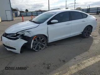 2016 Chrysler 200 S z VIN 1C3CCCBB9GN107621, wystawiony jako Copart lot #51542575 z przebiegiem 91 476 mil mil oraz Szkoda całkowita • Salvage title. Historia ofert i sprzedaży dostępna na DreamBid. Obrazek 1.