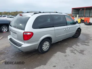 2005 Chrysler Town & Country LX with VIN 2C4GP44R95R307156, listed as a IAAI auction lot 40843940 with Not Provided miles and . Bid and sale history available at DreamBid. Image 4.
