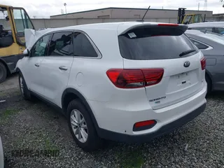 2020 Kia Sorento LX V6 with VIN 5XYPGDA5XLG679897, listed as a IAAI auction lot 41506014 with 1 mi miles. Bid and sale history available at carsss.com. Image 3.