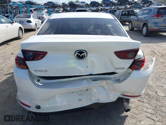 2019 Mazda 3 w/Select Pkg with VIN 3MZBPAAL7KM106686, listed as a IAAI auction lot 41955627 with 62,211 mi miles. Bid and sale history available at carsss.com. Image 6.