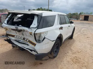 2022 Ford Police Interceptor Utility z VIN 1FM5K8AB4NGA07672, wystawiony jako IAAI lot #41918544 z przebiegiem 47 598 mil mil oraz . Historia ofert i sprzedaży dostępna na DreamBid. Obrazek 4.