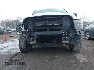 2017 Ram 1500 Big Horn z VIN 1C6RR7GT2HS721143, wystawiony jako IAAI lot #41634614 z przebiegiem 141 991 mil mil oraz . Historia ofert i sprzedaży dostępna na DreamBid. Obrazek 6.