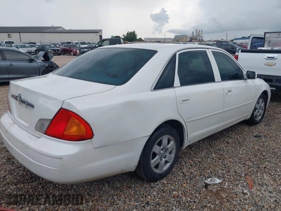 2001 Toyota Avalon XL z VIN 4T1BF28B01U114773, wystawiony jako IAAI lot #42506167 z przebiegiem 155 540 mil mil oraz . Historia ofert i sprzedaży dostępna na DreamBid. Obrazek 4.
