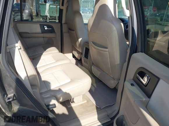 2006 Ford Expedition Eddie Bauer z VIN 1FMFU17586LA66711, wystawiony jako IAAI lot #41984167 z przebiegiem 225 284 mil mil oraz . Historia ofert i sprzedaży dostępna na DreamBid. Obrazek 8.